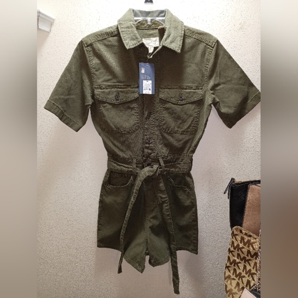 Universal Thread Olive Green Short-Sleeve Utility Romper